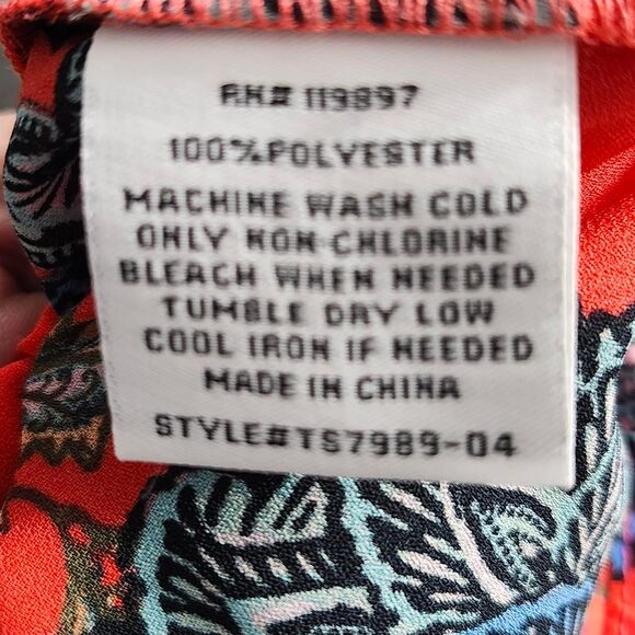 Collective Concepts Red Floral Sleeveless Blouse Tank Keyhole - Picture 4 of 4